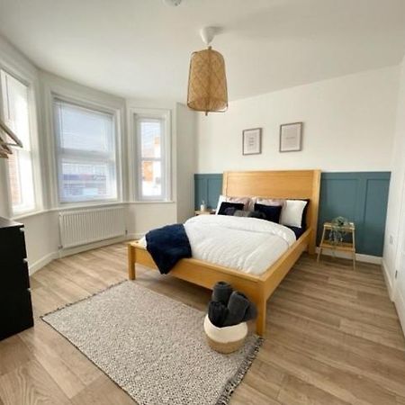 Central, Bright & Spacious Apartment - Parking Included Bournemouth Bagian luar foto