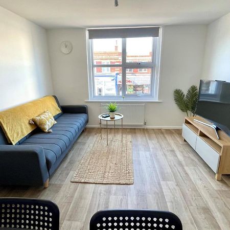 Central, Bright & Spacious Apartment - Parking Included Bournemouth Bagian luar foto