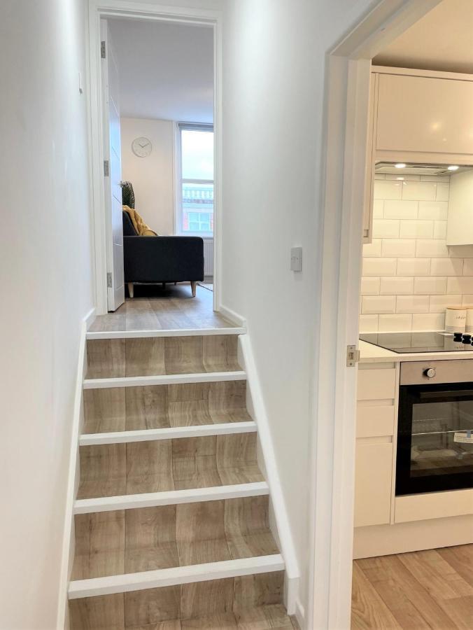 Central, Bright & Spacious Apartment - Parking Included Bournemouth Bagian luar foto