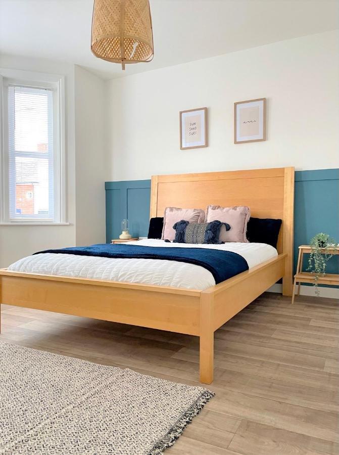 Central, Bright & Spacious Apartment - Parking Included Bournemouth Bagian luar foto