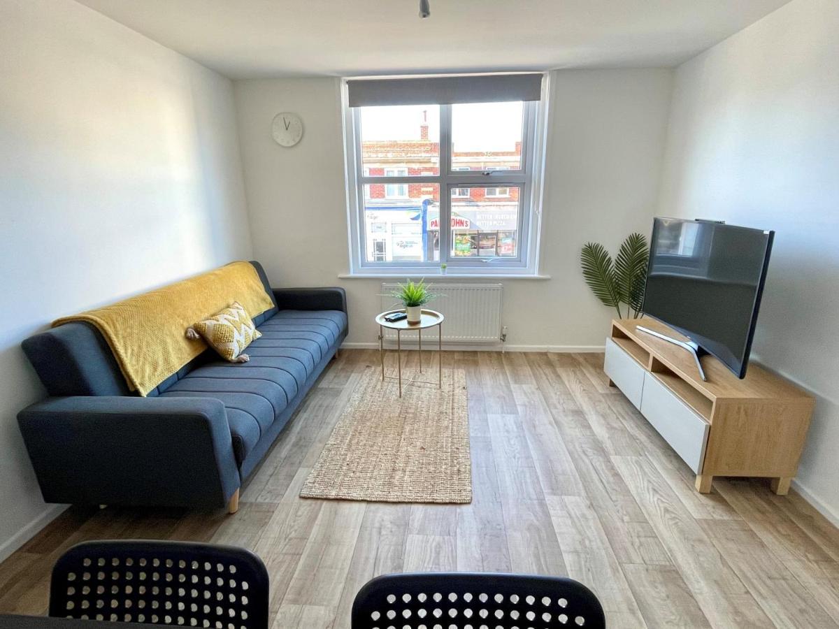 Central, Bright & Spacious Apartment - Parking Included Bournemouth Bagian luar foto