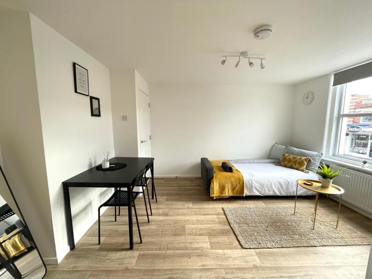Central, Bright & Spacious Apartment - Parking Included Bournemouth Bagian luar foto